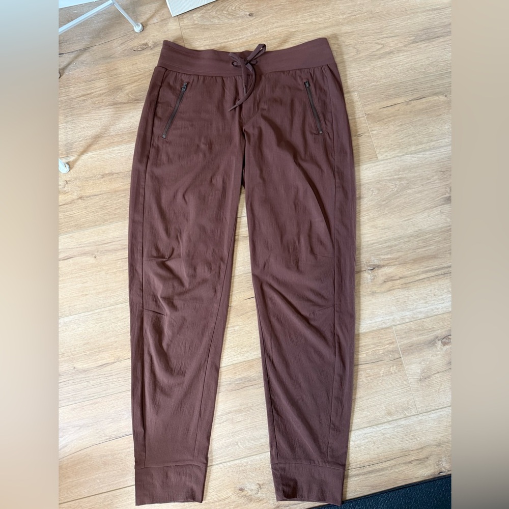 Athleta trekki joggers